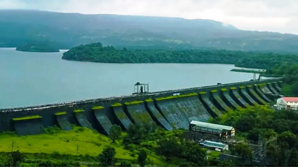 Kolhapur Rain Update : कोल्हापूर जिल्ह्यात पावसाचा जोर वाढला, नद्यांच्या पाणी पातळीत वाढ, जिल्ह्यातील बंधारे पाण्याखाली. 2 kolhapur Rain Alert radhanagri dam