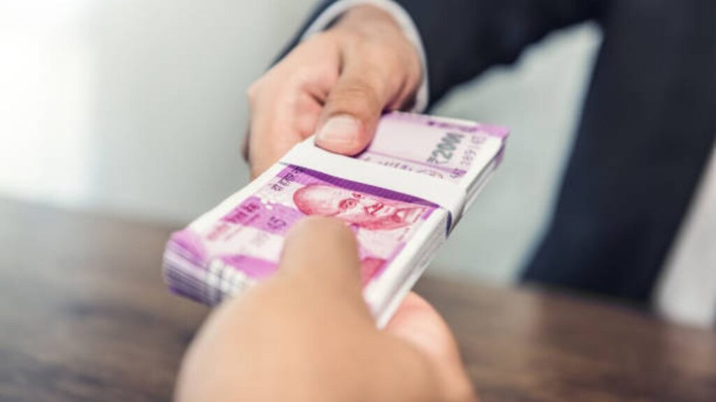 Personal Loan for Business: स्वतःच्या नवीन व्यवसायासाठी पर्सनल लोन घेणे फायदेशीर आहे? जाणून घ्या, सर्व माहिती. 2 Personal Loan for Business