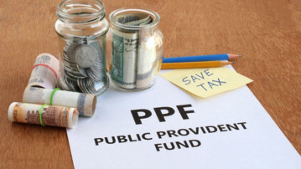 Public Provident Fund-PPF: पीपीएफ मुदत वाढवल्याने होईल महत्त्वपूर्ण नफा? जाणून घ्या व्याज दर, पैसे काढण्याचे नियम आणि 2024-25 साठी PPF व्याज दर. 4 Public Provident Fund-PPF