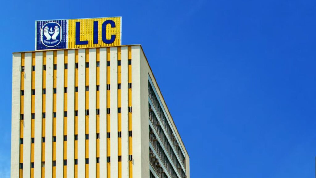 LIC New Business Premium: एलआयसी ने रचला नवा इतिहास! FY25 मध्ये कमावले ₹2.27 लाख कोटी; जाणून घ्या संपूर्ण माहिती. 3 LIC New Business Premium