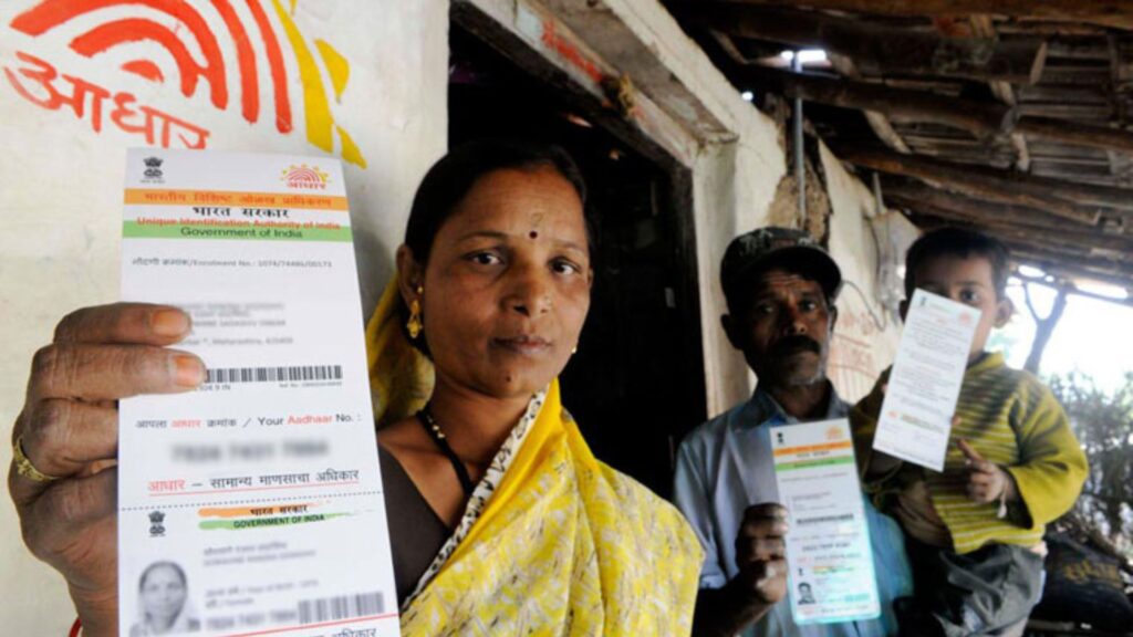 India's First Aadhaar Card Holder: भारताच्या पहिल्या आधार कार्ड धारकाचा लढा अजूनही सुरूच! ‘माझी लाडकी बहिण योजना’तून ₹1500 साठी संघर्ष. 3 India's First Aadhaar Card Holder