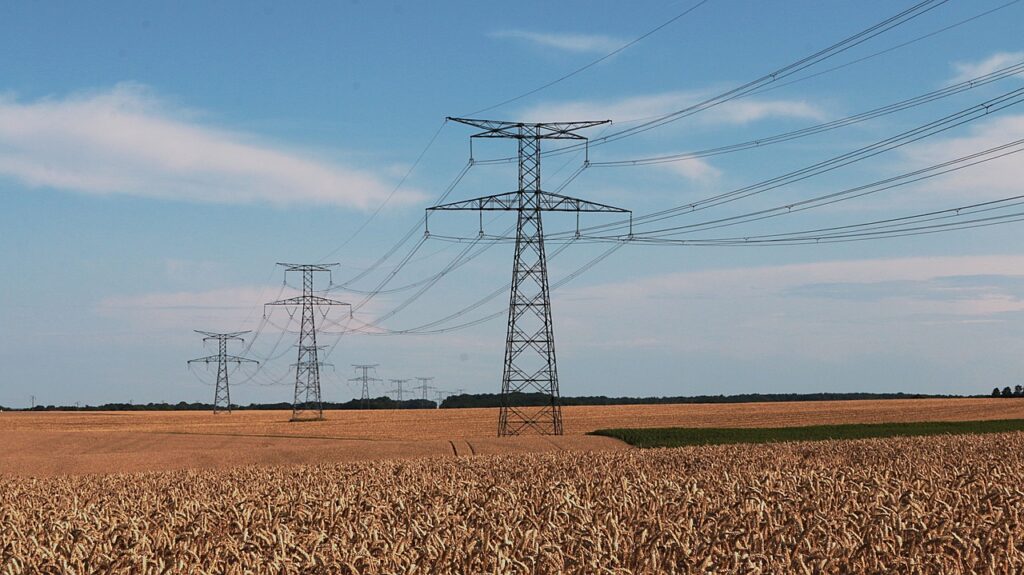MSEDCL electricity bill: महाराष्ट्रात वीज दरवाढ होणार? काय आहेत बदल; महावितरणचा तात्पुरता निर्णय जाणून घ्या. 2 MSEDCL electricity bill