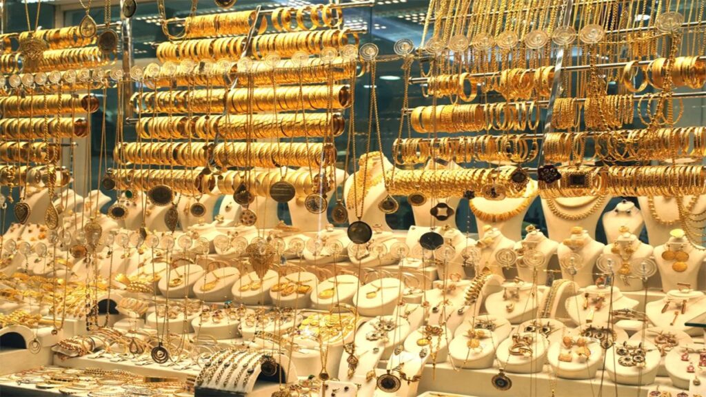 Gold Rate Today Maharashtra: सोन्याच्या भावाने गाठला नवा उच्चांक! आजचा दर ऐकून थक्क व्हाल, दर वाचा आणि निर्णय घ्या! 3 Gold Rate Today Maharashtra