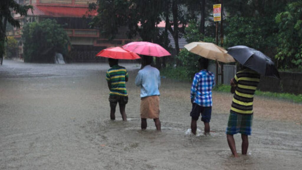 Rain alert in Maharashtra: मान्सून केरळमध्ये दोन दिवसांत दाखल होण्याची शक्यता; हवामान विभागाचा अंदाज काय आहे जाणून घ्या. 2 Rain alert in Maharashtra