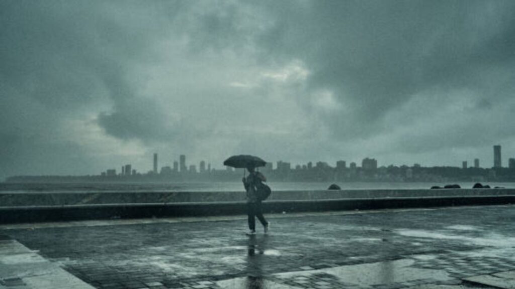 IMD weather update Maharashtra: महाराष्ट्रात मान्सूनची लवकर एंट्री; कोकण, विदर्भात समाधानकारक पाऊस, मुंबई-पुण्यात आनंददायक हवामान. 3 IMD weather update Maharashtra