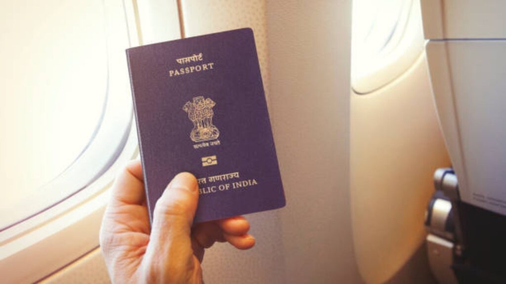 E Passport Application: आता घरबसल्या मिळणार पासपोर्ट! रांगेत तासनतास उभं राहायची गरज नाही, जाणून घ्या संपूर्ण माहिती. 4 E Passport Application