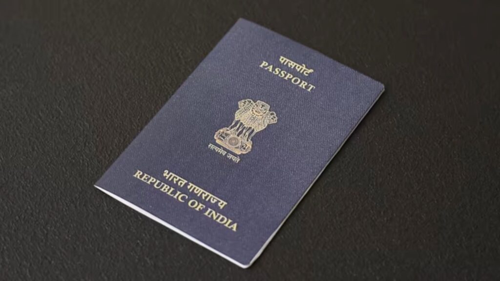 E Passport Application: आता घरबसल्या मिळणार पासपोर्ट! रांगेत तासनतास उभं राहायची गरज नाही, जाणून घ्या संपूर्ण माहिती. 2 E Passport Application