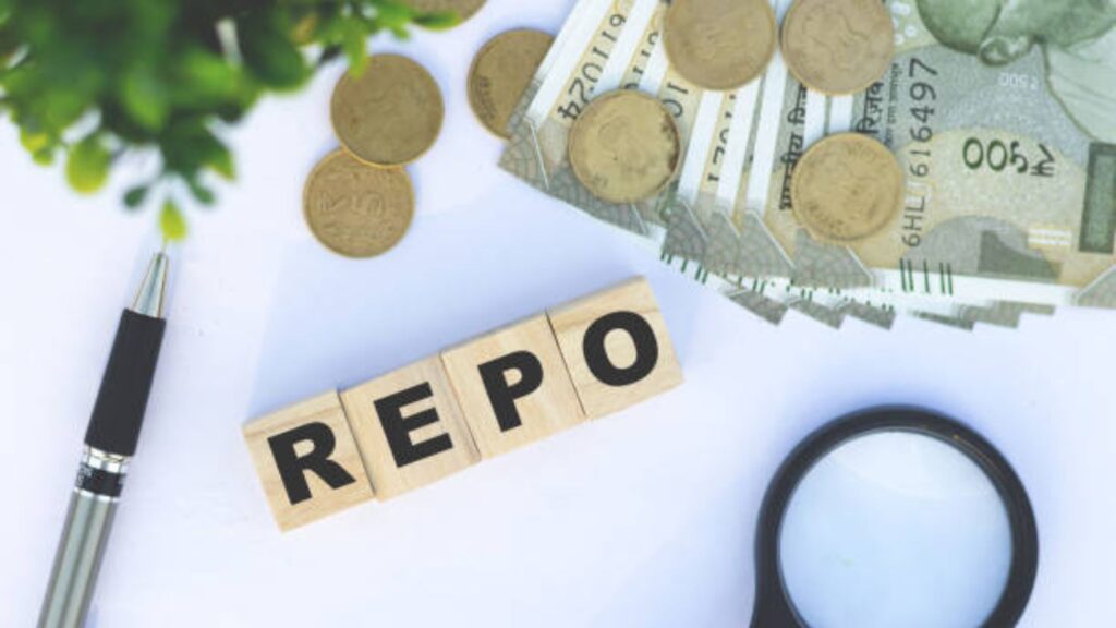 RBI repo rate news: RBI कडून 50 बेसिस पॉइंट्सची रेपो दर कपात: भारतीय अर्थव्यवस्थेसाठी मोठा निर्णय 3 RBI repo rate news