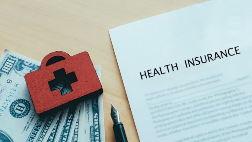 Health Insurance checklist: हेल्थ इन्शुरन्स खरेदी करताना ‘या’ सात गोष्टी लक्षात घेतल्याशिवाय पॉलिसी खरेदी करू नका. 4 Health Insurance checklist