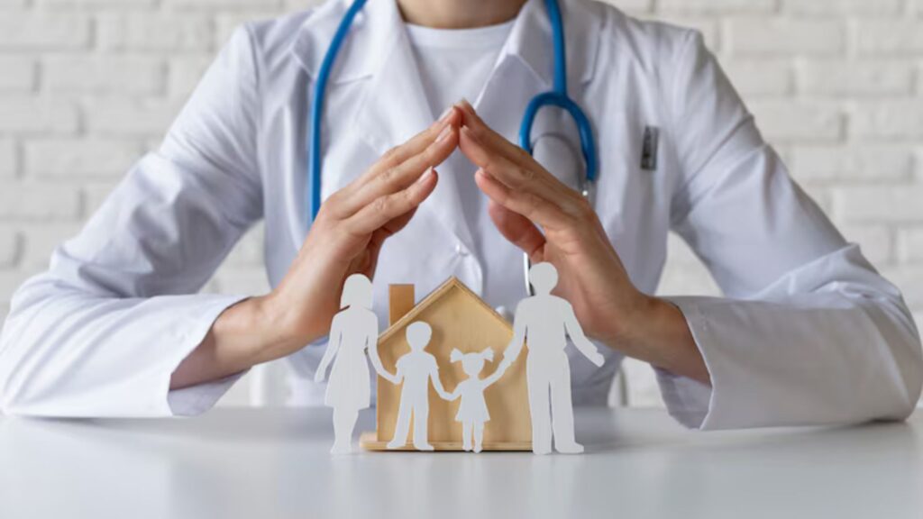 Health Insurance checklist: हेल्थ इन्शुरन्स खरेदी करताना ‘या’ सात गोष्टी लक्षात घेतल्याशिवाय पॉलिसी खरेदी करू नका. 3 Health Insurance checklist
