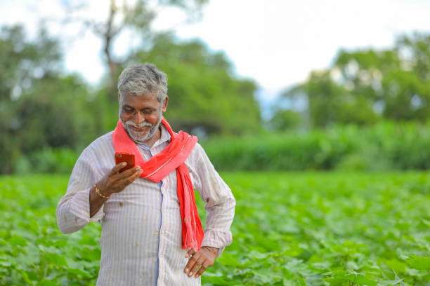 Satbara on WhatsApp: महाराष्ट्र सरकारचा ऐतिहासिक निर्णय! आता आपल्या शेतीचा सातबारा व्हॉट्सअॅपवर मिळेल फक्त १५ रुपयांत. 2 Satbara on WhatsApp