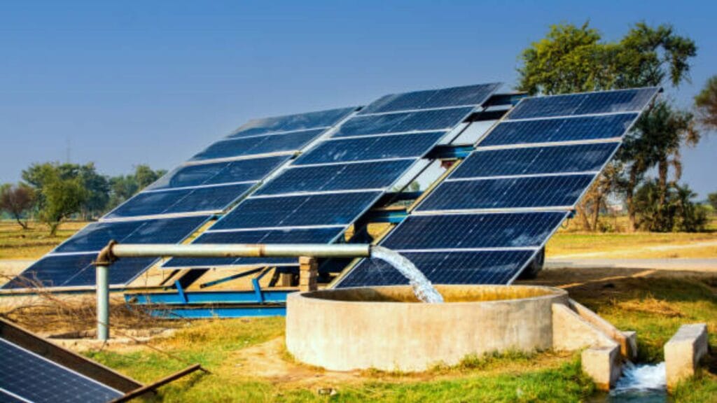 Magel Tyala Solar Pump Yojana: शेतकऱ्यांसाठी मोफत सौर पंप योजना, कसा मिळवाल सौर पंप! जाणून घ्या संपूर्ण माहिती. 2 Magel Tyala Solar Pump Yojana