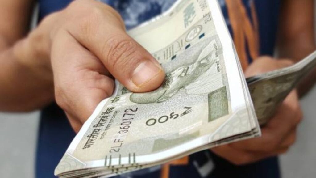 Gratuity New Rules in India: काय आहेत ग्रॅच्युटीचे नवे नियम? कोणाला होणार जास्त फायदा? जाणून घ्या संपूर्ण माहिती! 2 Add a heading 2025 08 04T180731.039