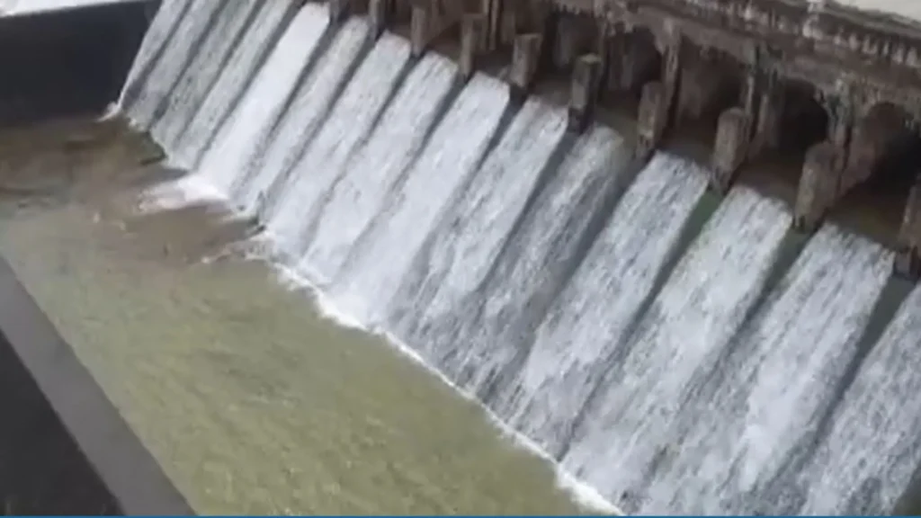 Maharashtra Water Dam Updates: राज्यातील 11 पेक्षा जास्त धरणे 100% भरली, वाचा विभागनिहाय पाणीसाठ्याची ताजी माहिती. 2 Maharashtra Water Dam Updates