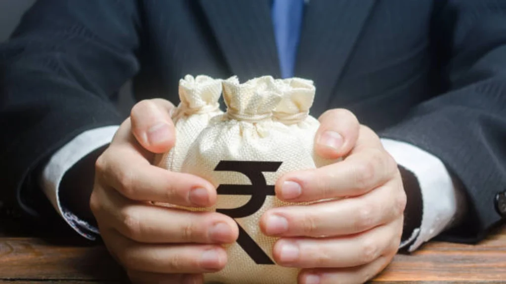 PAN and Bank account link: पॅन कार्ड बँक खात्याशी लिंक करणे का आवश्यक आहे? संपूर्ण माहिती इथे पहा. 2 PAN and Bank account link