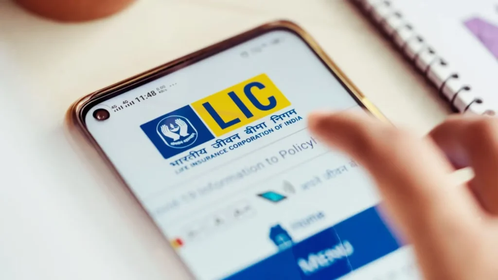 LIC DIVE App: LIC पॉलिसीधारकांसाठी काय आहे नवी डिजिटल क्रांती? सर्व सेवा मोबाईलच्या एका क्लिकमध्ये? जाणून घ्या माहिती. 2 LIC DIVE App